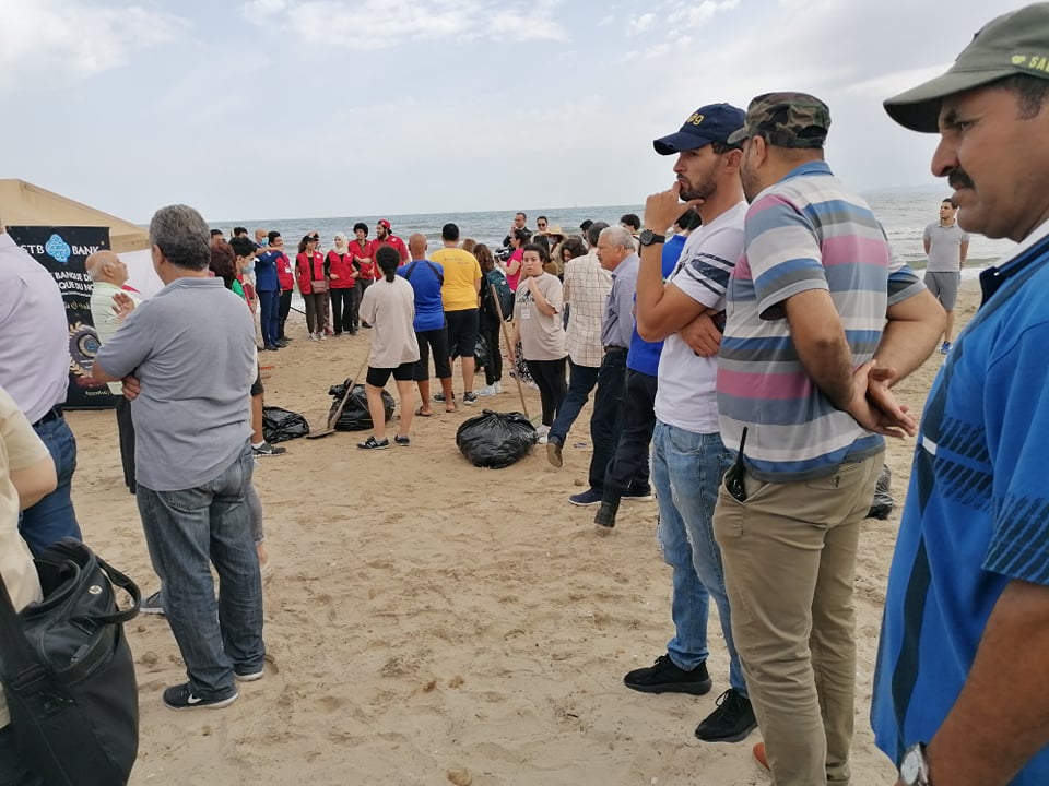 حملة نظافة لكورنيش حمام الانف بمشاركة وزير الشؤون المحلية وعدد من رؤساء البلديات وممثلي المجتمع المدني