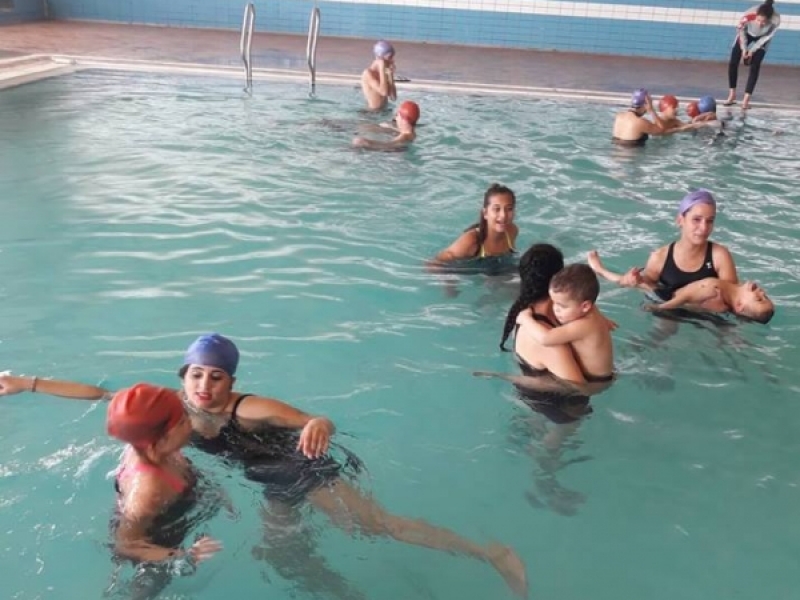 ENSIT Swimming Day au profit des enfants autistes de l'association Farah 