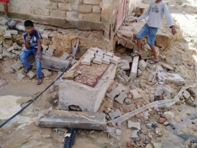 صور من توزر: هذا ما خلفته الأمطار بمدينة نفطة 