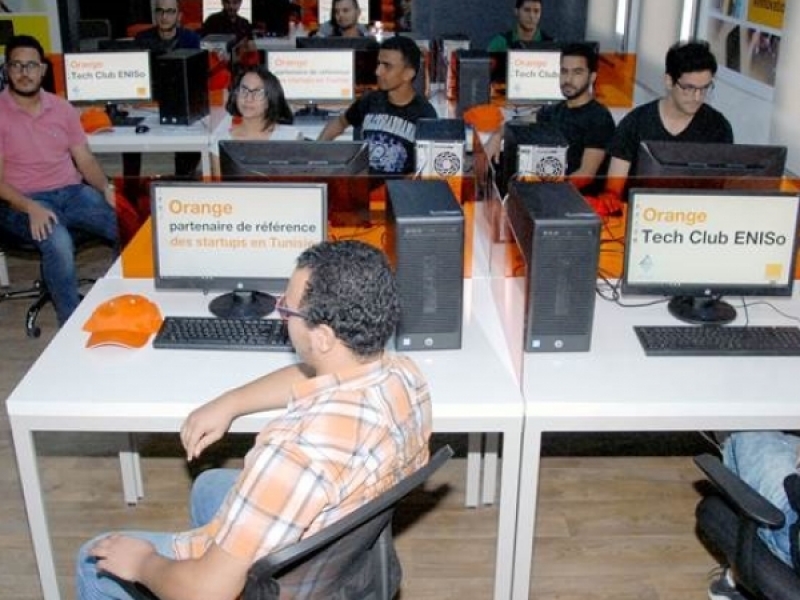 أورنج تونس تفتتح Orange Tech Club الثالث بالمدرسة الوطنية للمهندسين بسوسة: فضاء تكنولوجي بمواصفات عصرية موجّه للطلبة المهندسين ومستشاري 4C