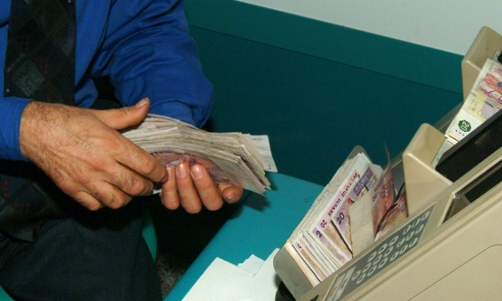 البنوك تقرر إيقاف اسناد القروض الإستهلاكية