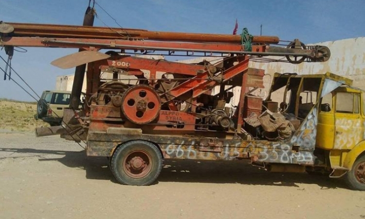 حجز حفارة باستعمال القوة العامة في الناظور