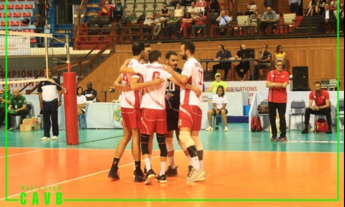 بطولة افريقيا للكرة الطائرة: المنتخب التونسي يفوز على نظيره الجزائري