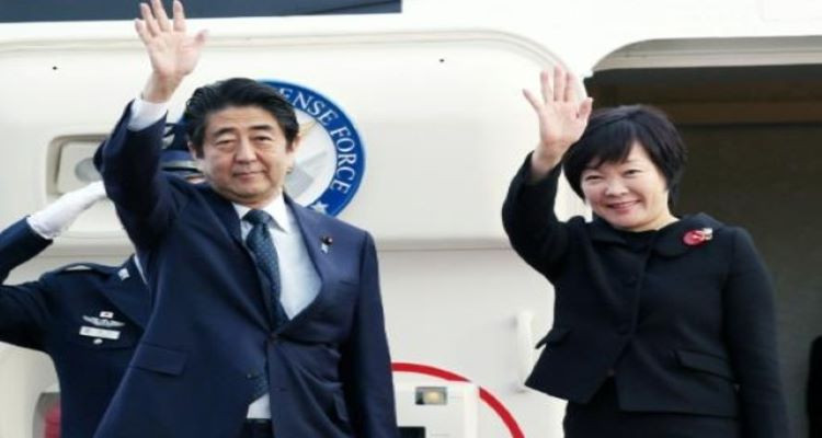 زوجة رئيس وزراء اليابان تزور ضريحا رغم العزل العام