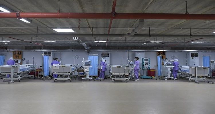 موقف سيارات في البحرين يتحول لوحدة عناية مركزة لمصابي الكورونا