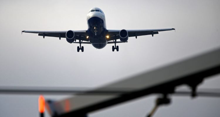 كورونا يتسبب في تداعيات كارثية على قطاع الطيران