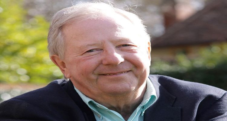 نجم الكوميديا تيم بروك تايلور