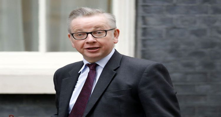 وزير بريطاني يعزل نفسه بعد ظهور أعراض كورونا على فرد من عائلته