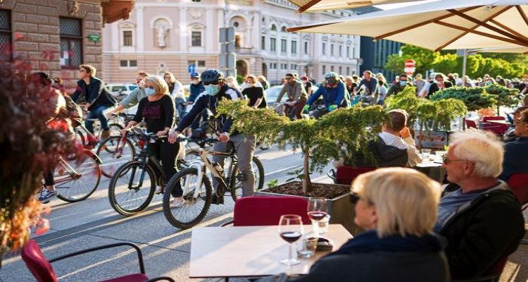 دولة أوروبية تعلن انتهاء جائحة كورونا داخل أراضيها