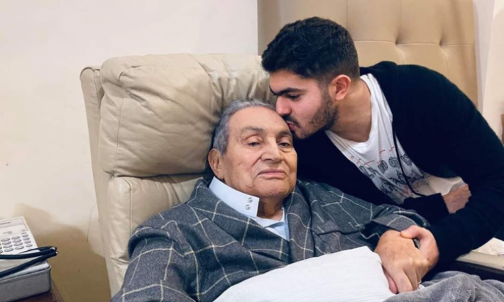 أنباء عن وفاة محمد حسني مبارك