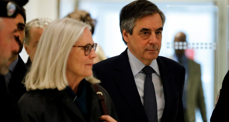 François Fillon jugé coupable et condamné à cinq ans de prison