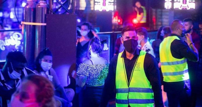 Italie : fermeture des discothèques et masque obligatoire le soir