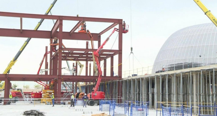 Madrid-coronavirus : un hôpital construit en urgence