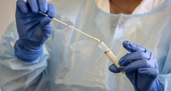 Des Tunisiens bloqués en France : pas de labo pour le test PCR