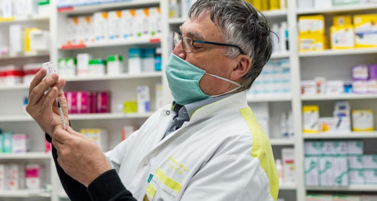 Covid-19 : La vaccination bientôt dans les pharmacies