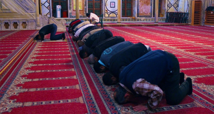 غدا: المساجد تفتح أبوابها أمام المصلين