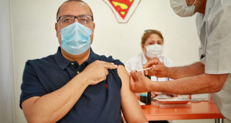 المشيشي  يتلقى الدفعة الثانية من اللقاح المضاد لكورونا
