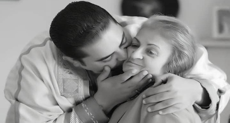 الموت يغيّب والدة الفنان زياد غرسة