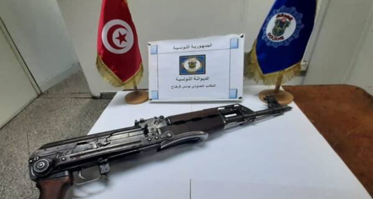 ادخلت كلاشينكوف عبر المطار : القاضي يوجه لها تهمة الانضمام لتنظيم ارهابي