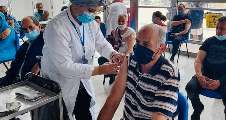 حسب نوع التلقيح: المدة الفاصلة بين الجرعة الأولى والثانية