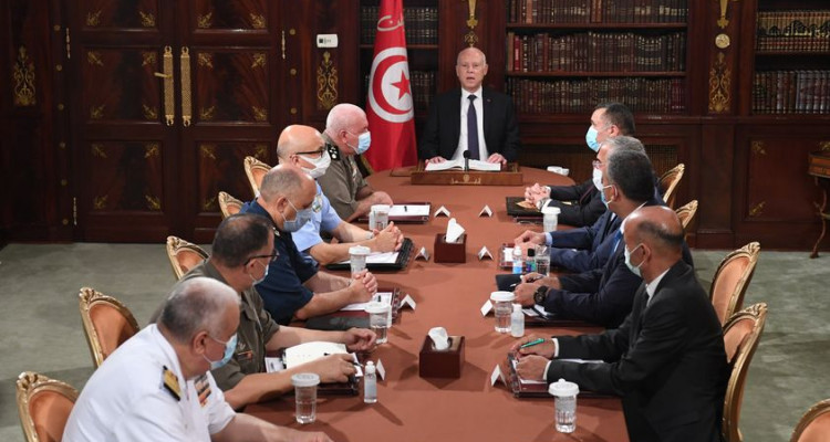 رئيس الجمهورية  يدعو الشعب التونسي إلى عدم الانزلاق وراء دعاة الفوضى