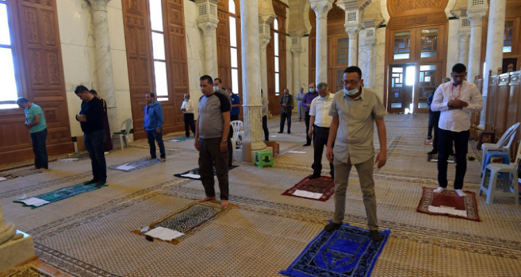 تونس الكبرى: فتح المساجد بداية من هذا التاريخ وتعليق صلاتي الجمعة والعيد
