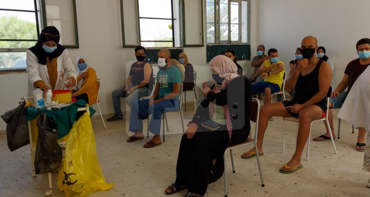 تلقيح 223 ألف شخص الى حدود الساعة 11 صباحا