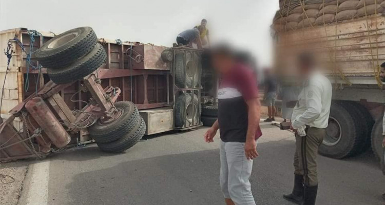 انقلاب شاحنة ثقيلة بالطريق السيارة صفاقس - تونس