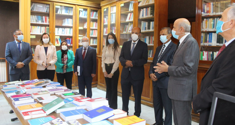 وزارة العدل تتسلّم مراجع ومؤلفات قانونية  من مؤسسةIRZ الألمانية