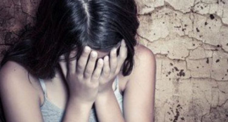 صفاقس: يبتزّ قاصرا بنشر صورها عارية  وفيديوهات وهي تمارس الجنس