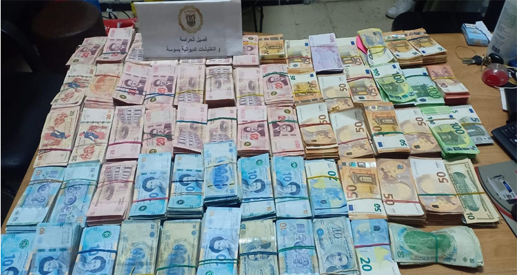 الحرس الديواني بسوسة يحجز مبالغ من العملة الأجنبية بقيمة 457ألف دينار