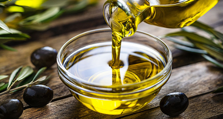 البنك الأوروبي لاعادة الأعمار والتنمية يمنح تونس قرضا لدعم انتاج زيت الزيتون