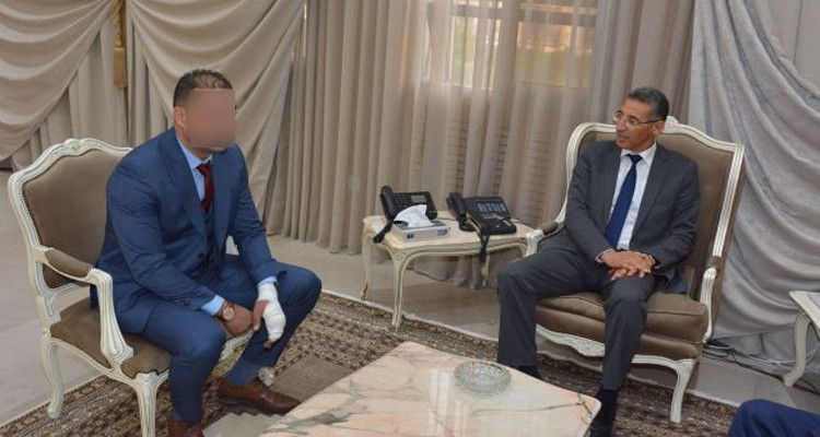 وزير الداخلية يستقبل عون أمن بُتر إصبعه في عملية مطاردة
