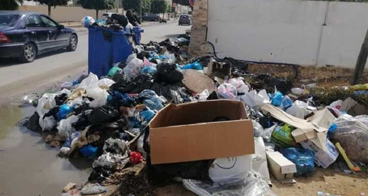 صفاقس: الشروع في رفع النفايات من شوارع وأنهج المدينة