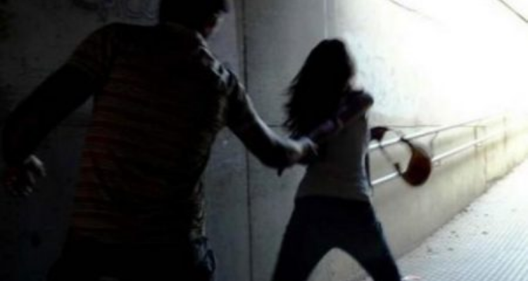 أريانة: منحرف يحوّل وجهة فتاة ويحاول الاعتداء على أعوان الأمن