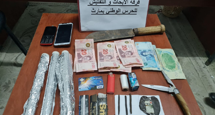 مارث:  القبض على نفرين وحجز  لديهما ''زطلة'' وآلات حادة