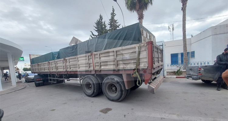 الحنشة / صفاقس : الوحدات الأمنية تحجز شاحنة ثقيلة محمّلة بالخمر