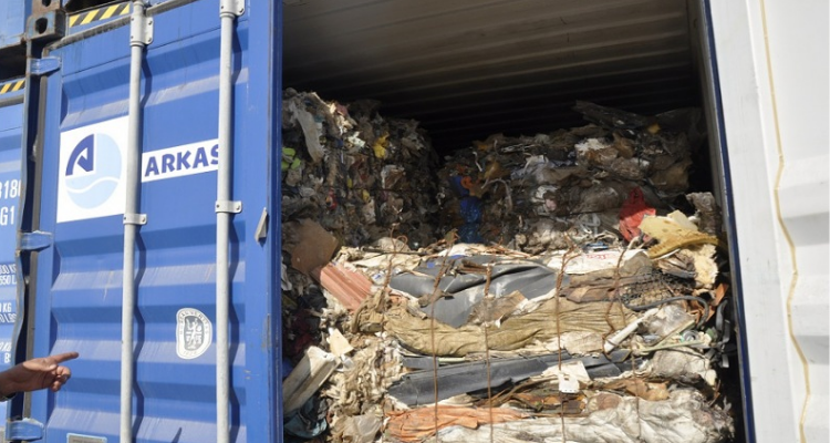 قضية النفايات الإيطالية: التمديد في بطاقات إيداع بالسجن في حق 6 متهمين
