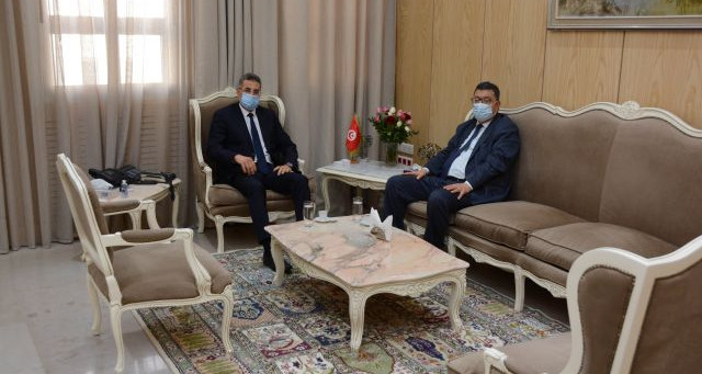 قرارات الاقامة الجبرية محور لقاء وزير الداخلية وعميد المحامين