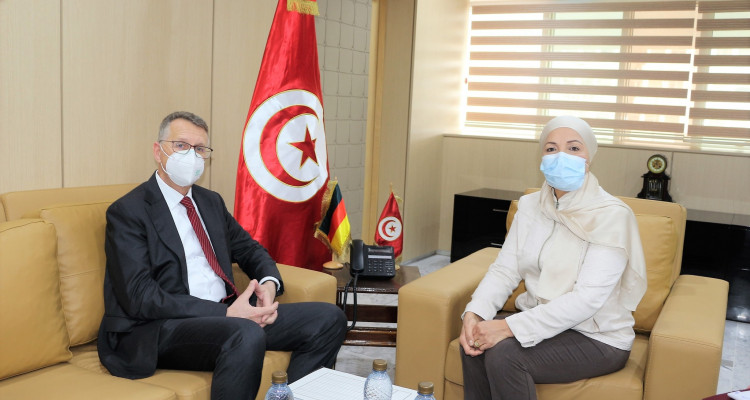 تبادل الخبرات  في مجال مكافحة الفساد محور لقاء وزيرة العدل وسفير ألمانيا بتونس