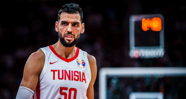 بعد اعتزاله اللعب دوليا: صالح الماجري يتراجع ويعود الى المنتخب التونسي 