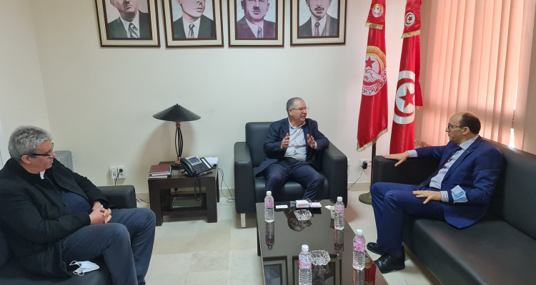 الطبوبي يستقبل سفير المغرب بتونس 