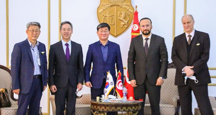 وزير تكنولوجيات الاتصال يستقبل نظيره الكوري