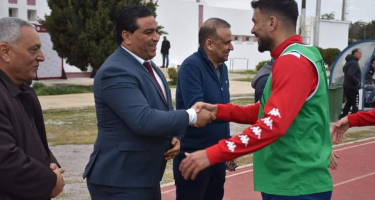 بعد منع جماهير المنتخب من ارتداء أقمصة الأندية: والي بن عروس يعدل عن قراره