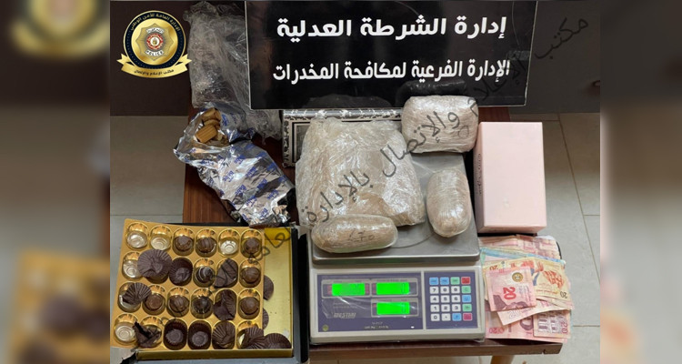 الإطاحة بشبكة مختصة في تهريب المخدرات تديرها مجموعة من النساء
