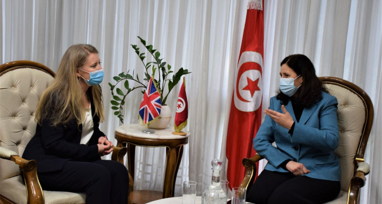وزيرة التجهيز تلتقي سفيرة بريطانيا بتونس