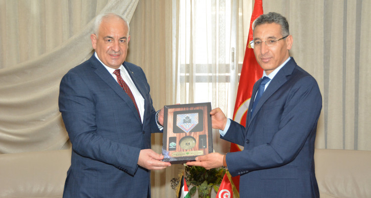 فحوى لقاء وزير الداخلية ونظيره الفلسطيني