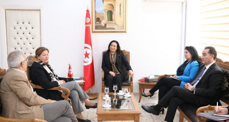 وزيرة المرأة تؤكد على أهمّية العمل المشترك مع المنظمة الشغيلة