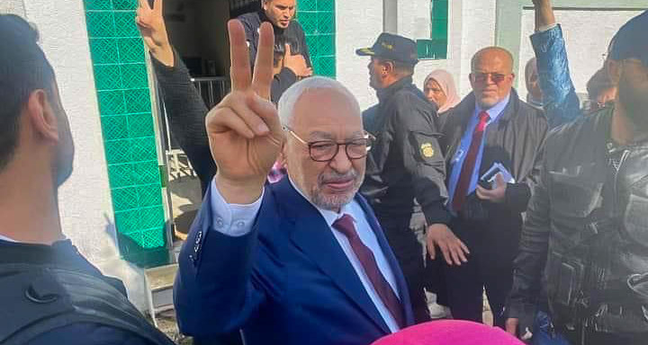 الغنوشي بعد خروجه من التحقيق : قرار حل البرلمان قرار خطير و باطل