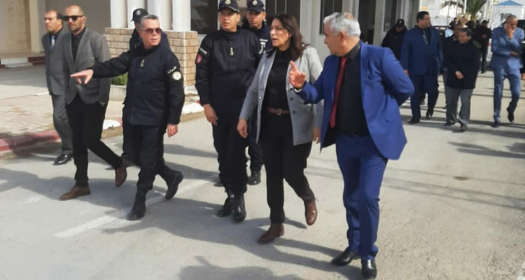 في أوّل أيام رمضان: المديرة العامة للديوانة تؤدي زيارة تفقدية  الى المعبر الحدودي ببوشبكة